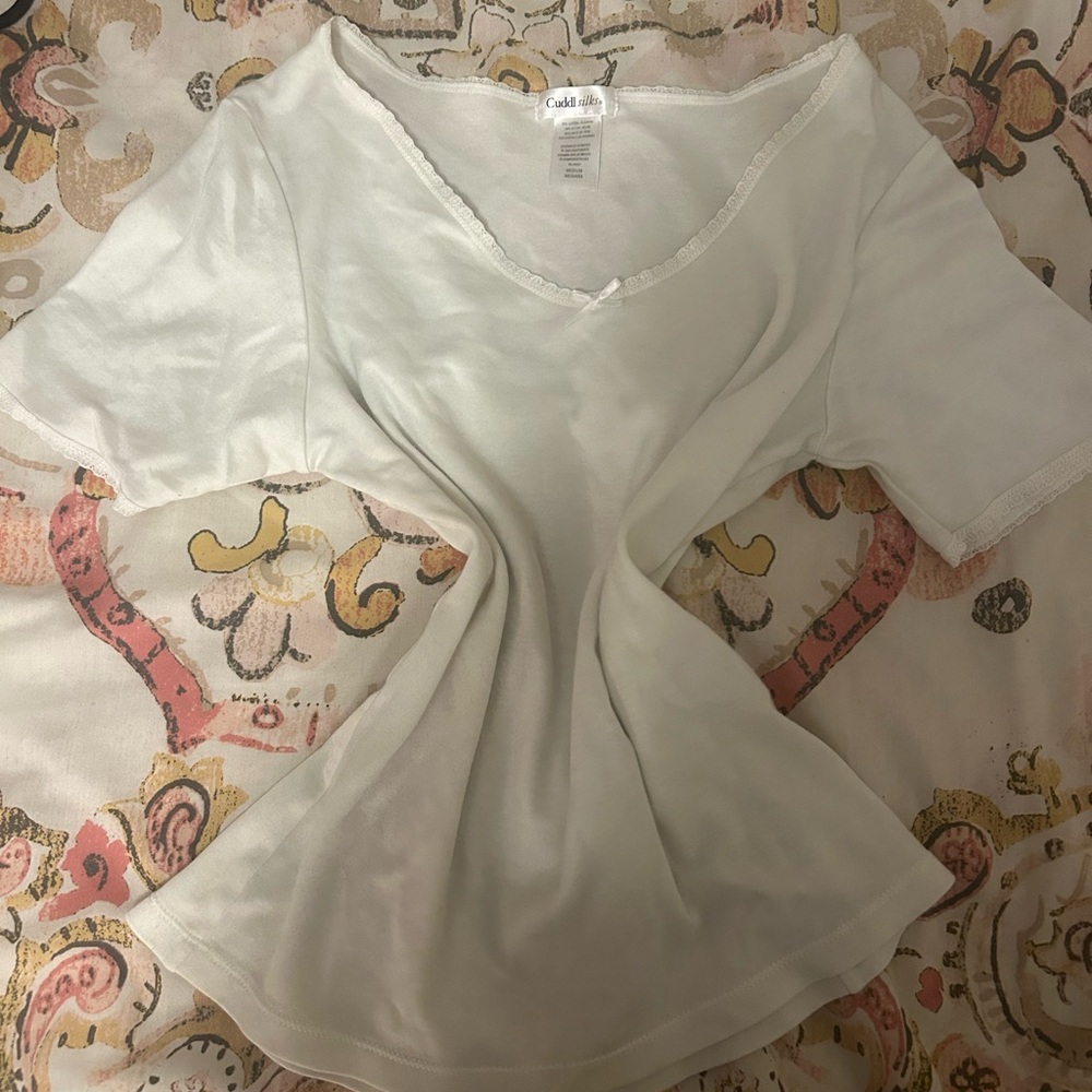 Cuddlsilks shirt
Size- medium